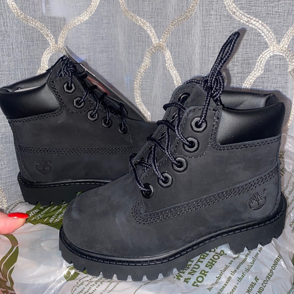 Brand new timberland original black. Never worn still have tags.